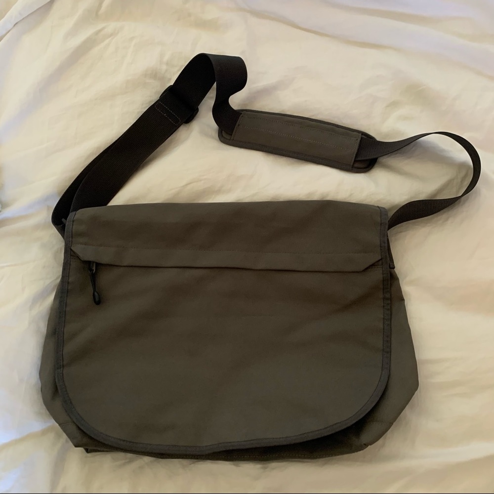 Messenger bag